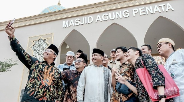 Menteri Pariwisata (Menpar), Arief Yahya seusai meluncurkan masterplan pengembangan wisata religi di Kecamatan Tanara