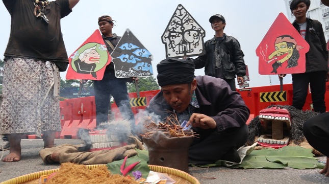 Aliansi Masyarakat Tradisi Bogor (AMTB) menggelar aksi keprihatinan terhadap Peraturan Daerah (Perda) Kawasan Tanpa Rokok (KTR) 