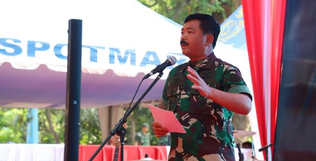 Panglima TNI Marsekal TNI Dr. (H.C.) Hadi Tjahjanto