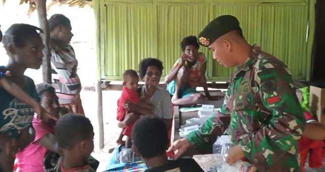 Satgas Yonif 411 Kostrad Gelar Posyandu dan Pengobatan Gratis di Perbatasan RI-PNG