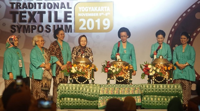 GKR Hemas Resmi Buka Perhelatan Akbar Simposium Wastra ke-7 di Yogyakarta
