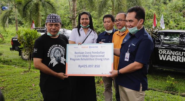 Pupuk Indonesia Salurkan Bantuan Program Rehabilitasi Orangutan