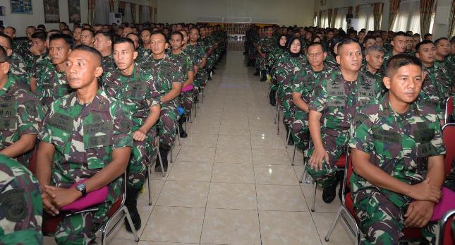 Dankomar Sharing Global dan Nasional kepada Perwira Marinir Jakarta