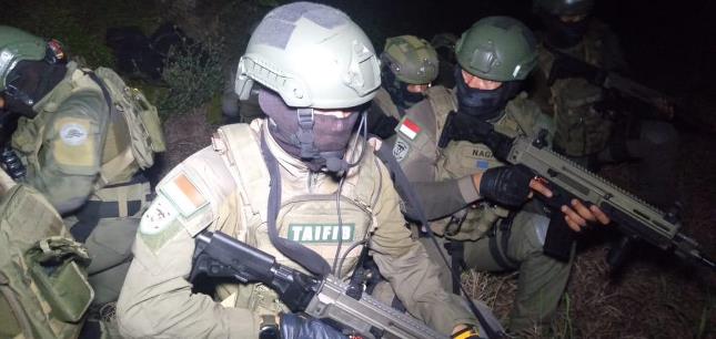 ASOPS Komar Tinjau Latihan Lanjut Intai Amfibi