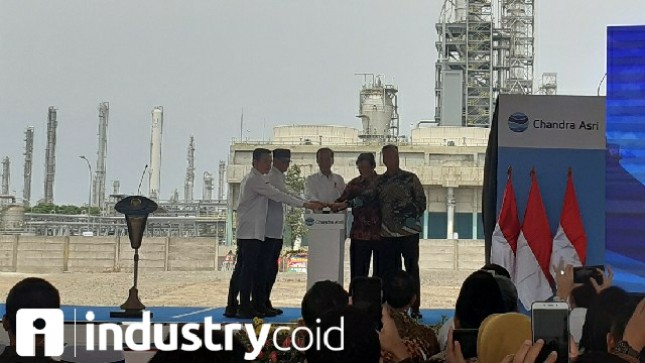 Presiden Joko Widodo saat meresmikan pabrik baru polyethylene PT Chandra Asri Petrochemical (Foto: Ridwan/Industry.co.id)