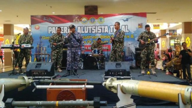 Yonbekpal 1 Mar Meriahkan Pameeran Alutista TNI AL