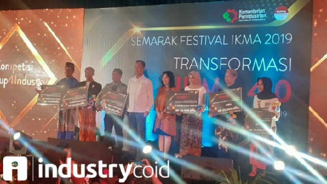 Menteri Perindustrian Agus Gumiwang Kartasasmita saat membuka Semarak Festival IKMA 2019 (Foto: Ridwan/Industry.co.id)