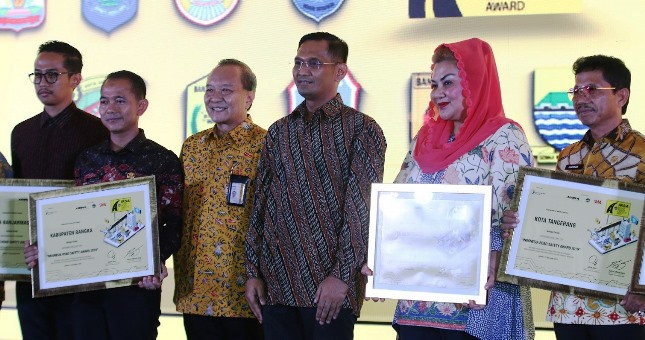 Sebagian Bupati/walikota yang menerima penghargaan IRSA 2019 kemarin di Jakarta