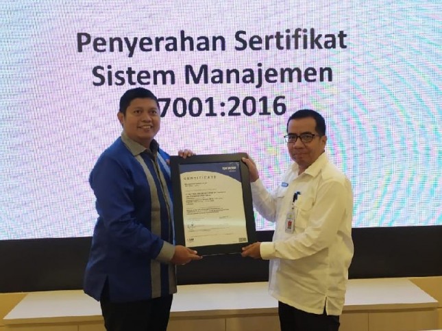 Penyerahan sertifikat sistem management