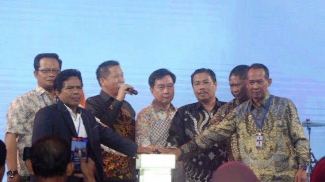 Para Pengurus Himpunan Pengusaha Online Internasional (HIPO) merayakan milad 1 di Ball Room JIexpo Kemayoran Jakarta. 