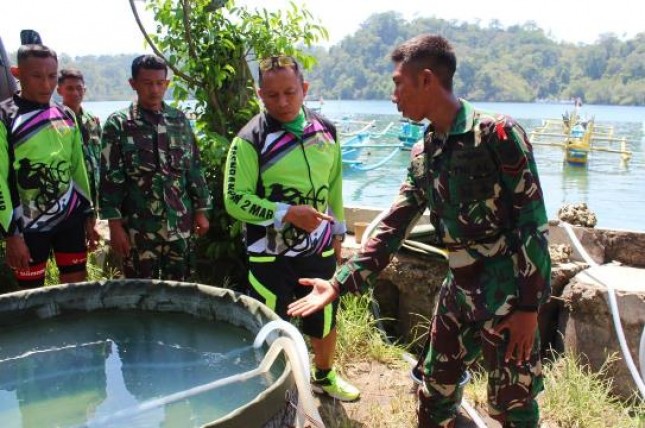 Prajurit Menbanpur 2 Mar Ubah Air Laut Jadi Air Tawar Di Sendang Biru Malang Selatan