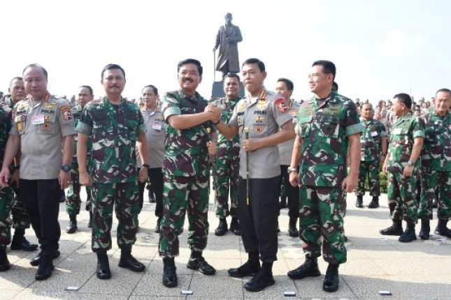  Panglima TNI Marsekal TNI Dr. (H.C.) Hadi Tjahjanto, S.I.P. 