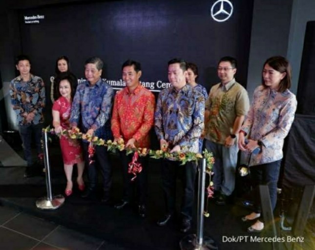 Choi Duk Jun Resmikan PT Kumala Bintang Cemerlang Diler Resmi Mercedes-Benz di Makassar 