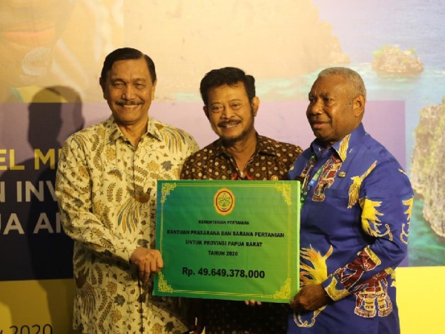 Menteri Koordinator Bidang Kemaritiman Republik Indonesia Luhut Binsar Pandjaitan, Mentan Syahrul Yasin Limpo dan Gubernur Papua Barat