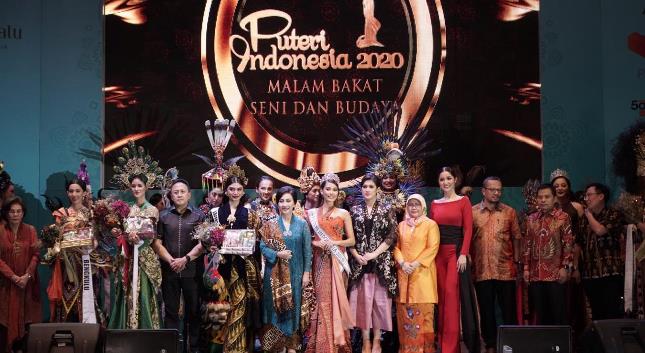 Fashion Show Indonesia Berbasis Budaya dan MalamSeni dan Budaya Finalis Puteri Indonesia