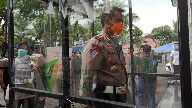 Dompet Dhuafa Berbagai Aksi Cekal Corona, Pasang 1000 Unit Bilik Sterilisasi Se Jabodetabek