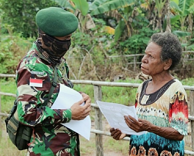 Antisipasi Corona, Satgas Yonif 411 Kostrad Gencarkan Sosialisasi ke Warga Perbatasan Merauke Papua