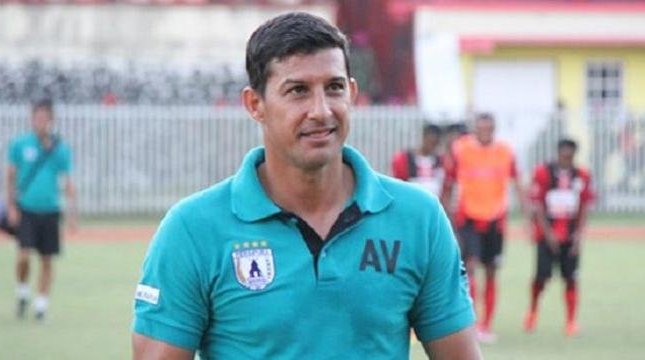 Pelatih Angel Alvredo dipecat Persipura Jayapura. (Foto: IST)