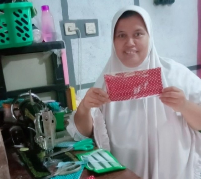 Dompet Dhuafa Jabar Ajak Peran Ibu-Ibu Produksi Masker Kain Cekal Corona 