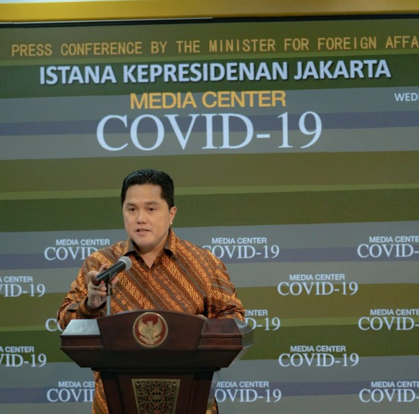 Menteri BUMN Erick Thohir dan Menteri Luar Negeri Retno Marsudi menggelar keterangan pers bersama terkait penanganan pandemi covid-19