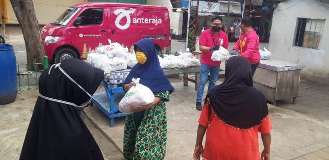 2.500 Paket Sembako Donasi Anteraja untuk Warga Terdampak Covid-19