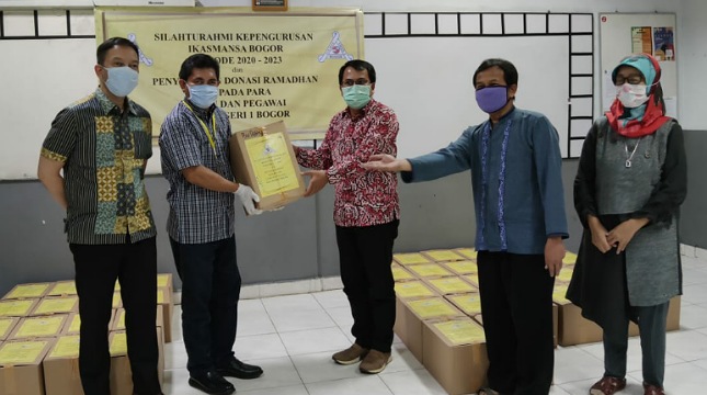 Pengurus Baru IKA SMANSA Kunjungi untuk Guru SMA Negeri 1 Bogor