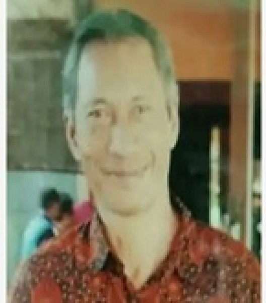 Ben Senang Galus, Penulis buku Demokrasi Bumi dan Air, tinggal di Yogyakarta