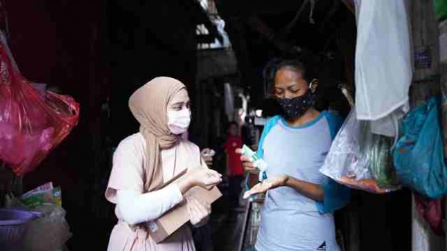 30.700 Hand Gel Donasi Wardah Kurangi Penyebaran Covid-19