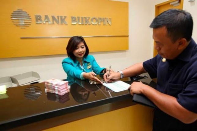 Pelayanan perbankan di Bank Bukopin (Foto: Doc Bank Bukopin)