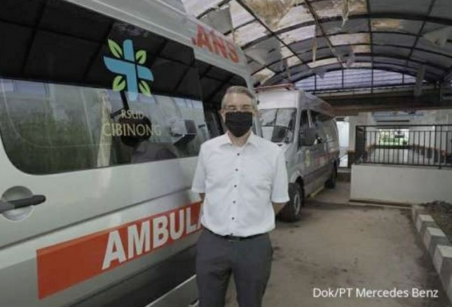 Tim Grieger, President Director Daimler Commercial Vehicle Manufacturing Indonesia