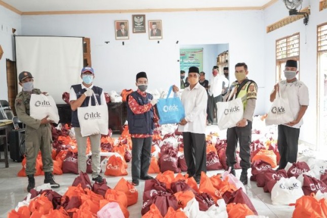 1.200 Paket Sembako Donasi ITDC ke Desa Penyangga The Mandalika 