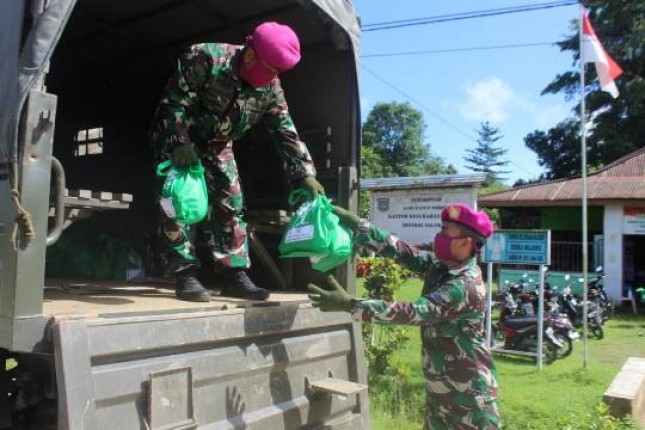 Prajurit Marinir Petarung Donasikan Zakat kepada Mustahiq dan Masyarakat