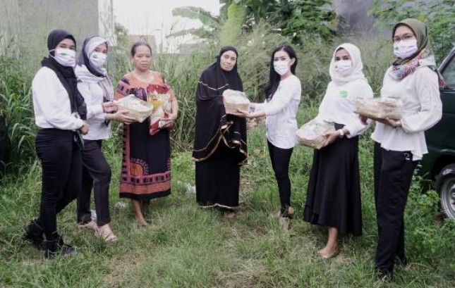 Ribuan Paket Sembako Donasi dari Perempuan Tani HKTI untuk Petani Terdampak Covid-19