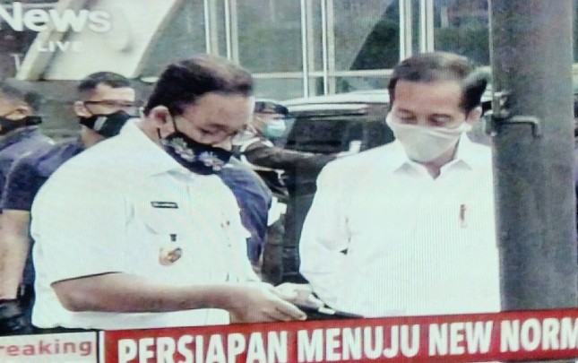 Presiden Jokowi dan Gubernur Jakarta Anies Baswedan
