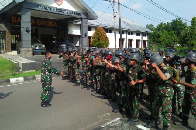Latihan Cross Country Tingkatkan Kemamuan Fisik Prajurit Marinir Surabaya