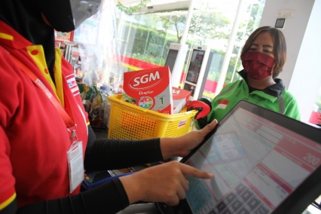 SGM Eksp- Alfamart Donasi 20.000 Pengemudi Ojol Penuhi Kebutuhan Keluarga