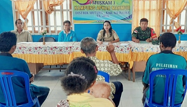 Nur Isny Kepala Kampung perbatasan Indonesia Papua Nugini