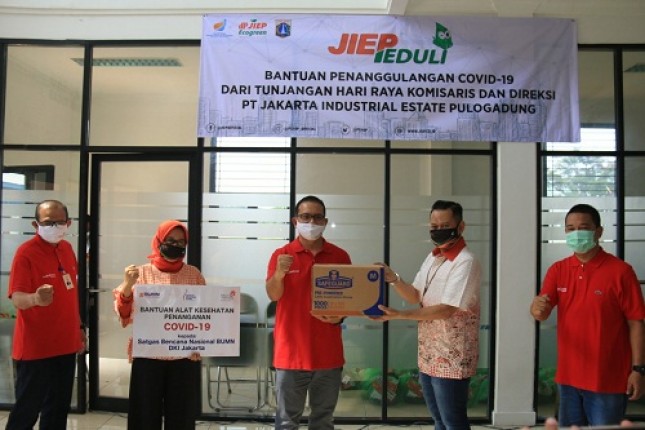 Manajemen PT JIEP memberikan bantuan penanggulangan Covid-19 dari Tunjangan Hari Raya (THR) lebaran 2020 Komisaris dan Direksi kepada ratusan tenaga medis dari 5 rumah sakit wilayah DKI Jakarta yang ditunjuk pemerintah sebagai RS rujukan Covid-19.