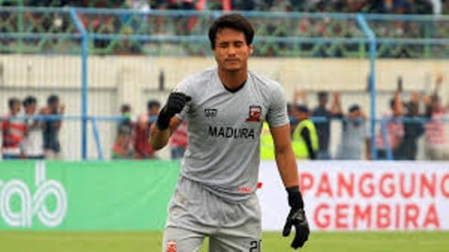 Ridho Djazulie kiper Madura United (foto Dok Goal,com) 