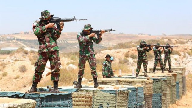 Satgas Yonmek TNI Konga XXIII-N/UNIFIL Tingkatkan Ketrampilan Menembak 