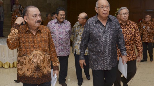 Mantan Menteri Perindustrian Hartarto Sastrosoenarto (kedua dari kanan). (Foto: Kemenperin.go.id)