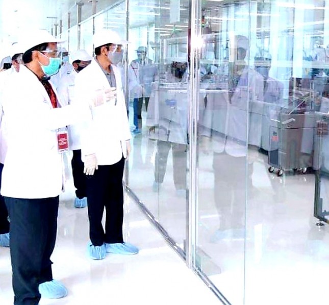 Presiden Jokowi di Bio Farma