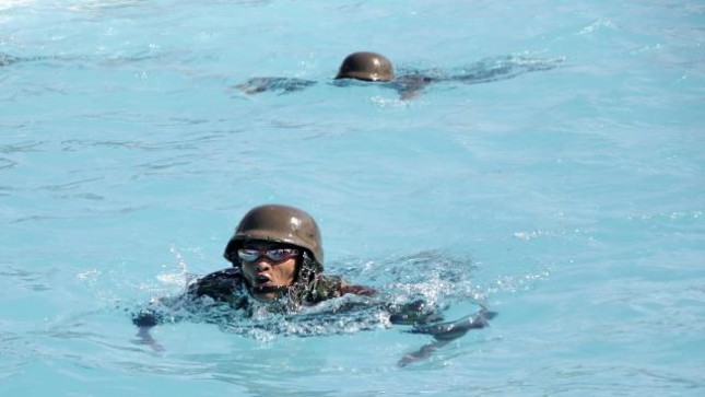 Atlet Binsat Hiu Petarung Yonof 3 Marinir Tingkatkan Kemampuan Renang Militer