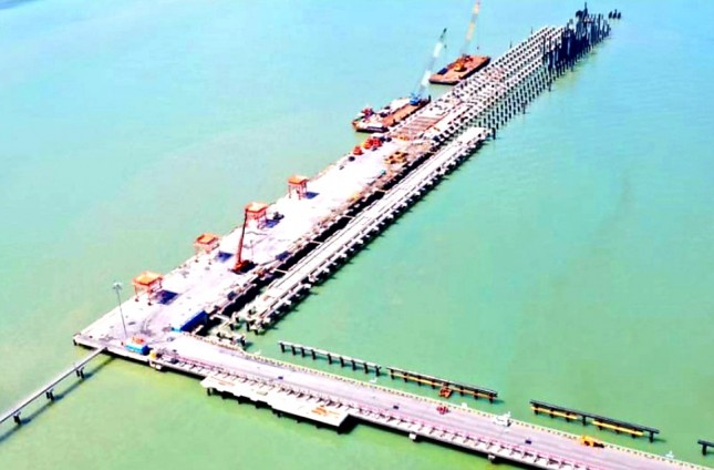 Proyek Dermaga Pelabuhan JIIPE