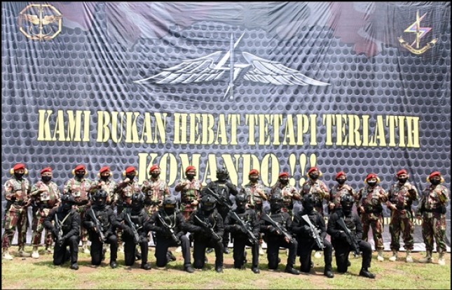 Danjen Kopassus Brigjen TNI Mohamad Hasan Terima Brevet Anti Teror