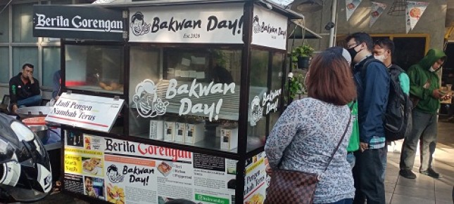 Bakwan Day! yang dikembangkan oleh PT. Otewe Maju Bersama, membuka cabang pertamanya di Kelapa Gading pada tanggal 9 September 2020 