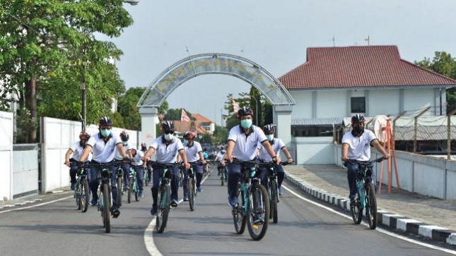 Gowes Sepeda Jaga Kesehatan Tubuh Pangkoarmada II