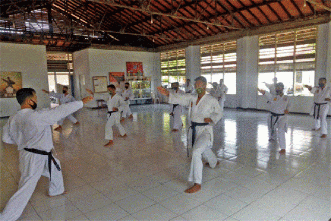 Prajurit Yonif 3 Marinir Sidoarjo Tingkatkan Bela Diri Karate