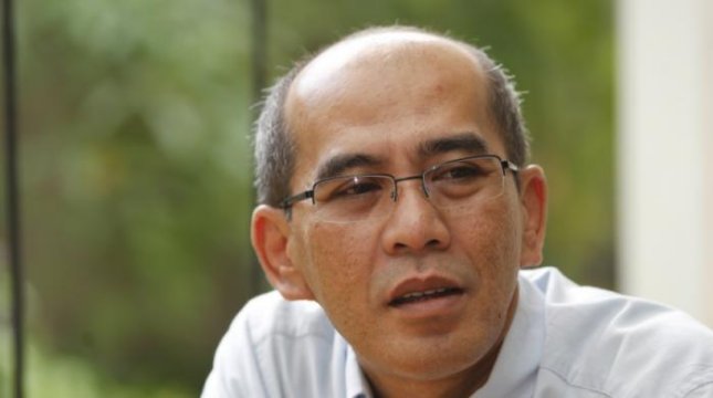  Pakar Ekonomi Universitas Indonesia Faisal Basri, yang juga mantan Ketua Tim Reformasi Tata Kelola Migas. (KOMPAS /Roderick Adrian) )