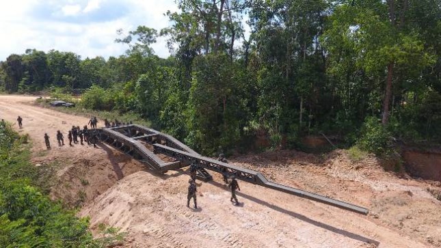 Prajurit Yonzipur-10 Bangun Medium Girder Bridge